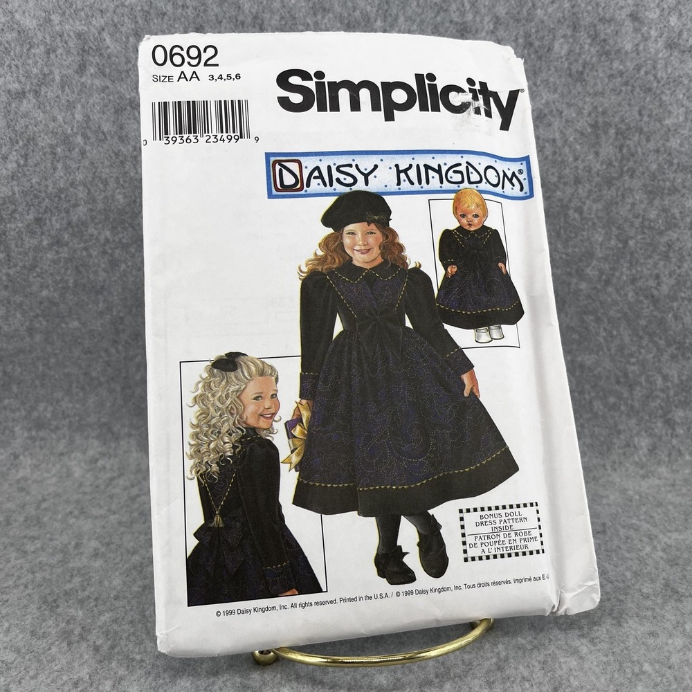 Uncut Daisy Kingdom Child Dress Pattern Simplicity 0692 Size AA 3-6 Girl Vintage
